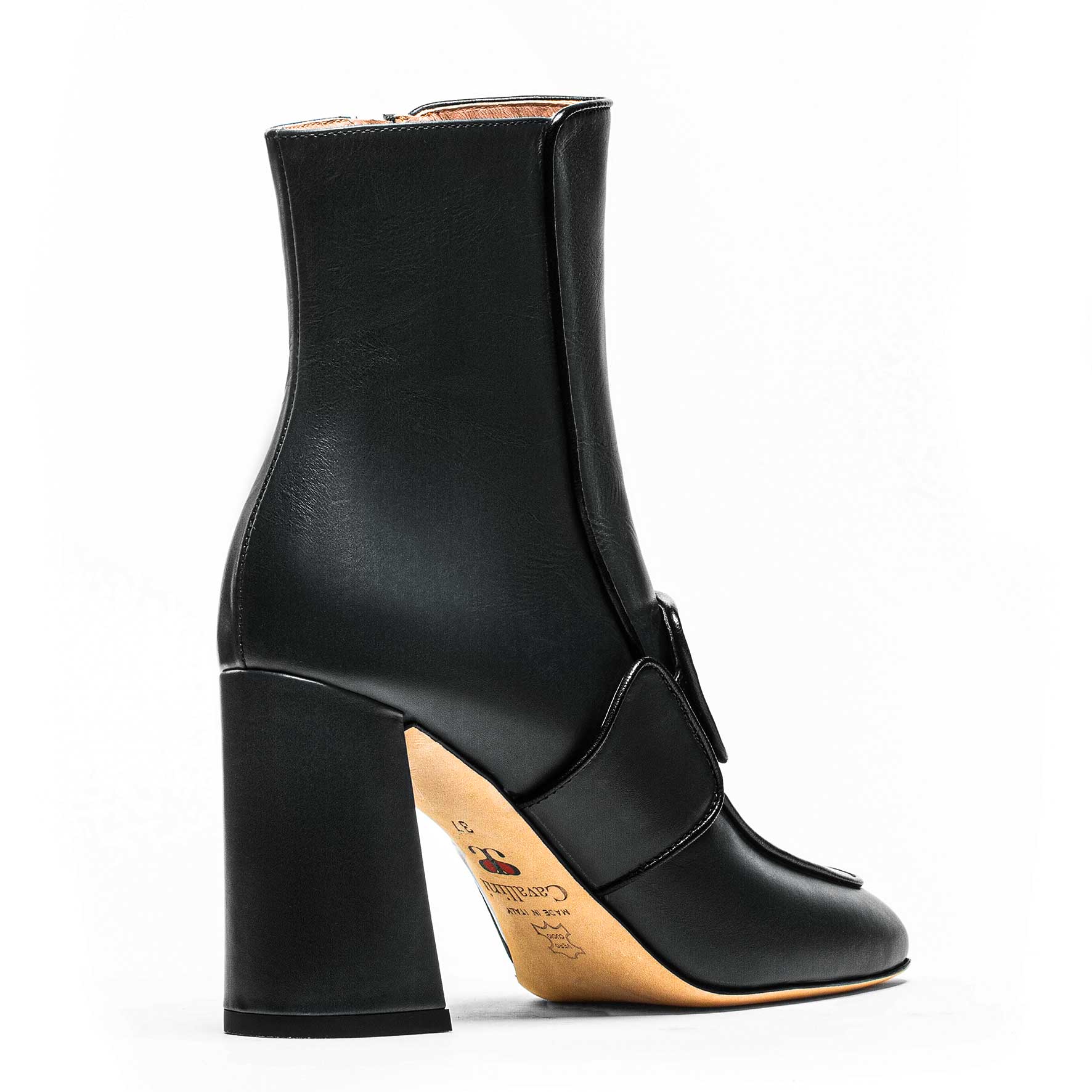 Ursina_nero_3 Tronchetti neri in pelle | mod. Ursina nero | Cavallini